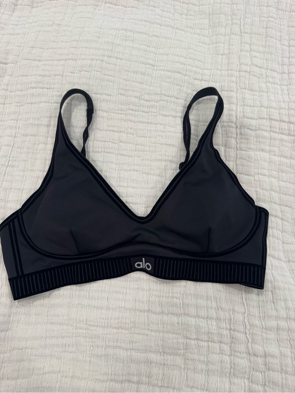 ALO Yoga Black Sports Bra MEDIUM